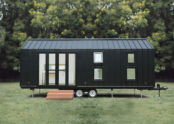 Modern Glamping Trailer Houses Tiny House On Wheels For Easy Transport 2350*8000mm