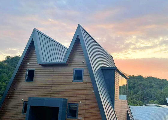 Cabines préfabriquées Lodges avec bain à remous Armature en acier léger Belle maison en bois Resort Bunglalow
