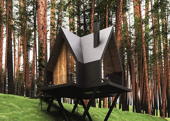 Une cabane de vacances de luxe. Une maison modulaire et une cabane en bois préfabriquée.