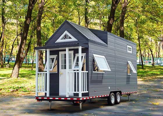 Petite maison miniature préfabriquée mobile portable maison remorque sur roues