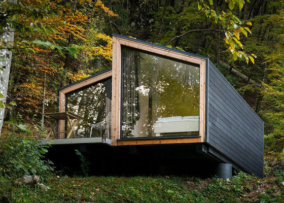 Des maisons modulaires connectées à haute performance.